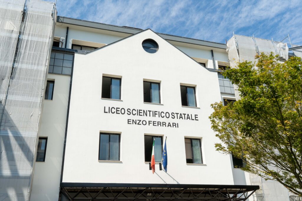 Facciata liceo Enzo Ferrari